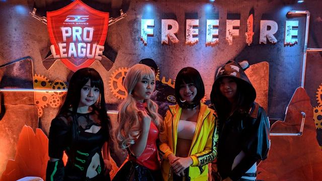 10 Cosplayer Seksi Asal Indonesia yang Selalu Bikin Salfok!